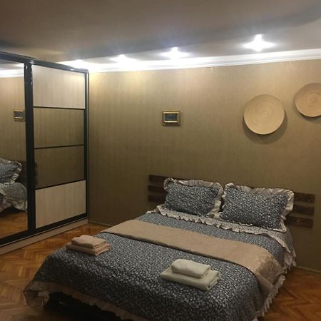 Ferienwohnung Kvartira Na Krakivskiy 12 , 52 Kiew Exterior foto